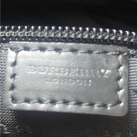 Authentic BURBERRY nova check small tote made in italy - Picture 13 of 16